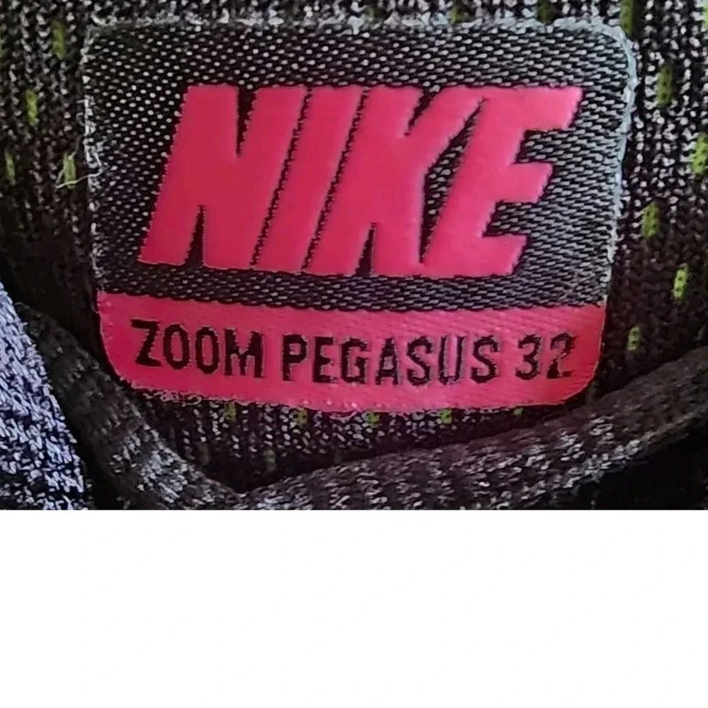 Nike Zoom Pegasus 32 Running Shoes Athletic Pink Sneakers Size‎ 7.5